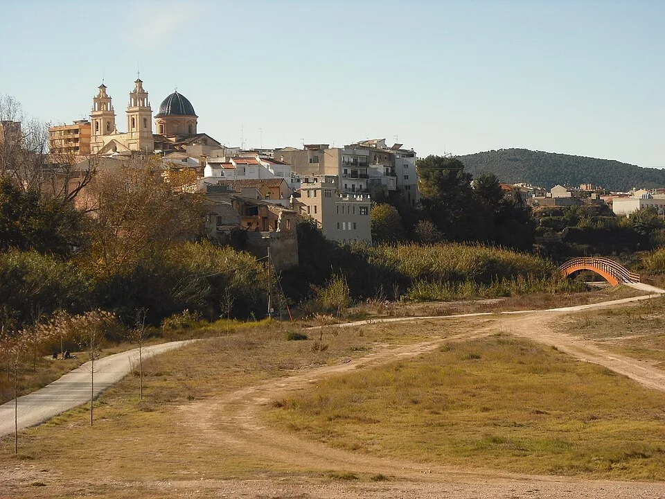 Vista del entorno urbano y territorial de Riba-roja de Túria